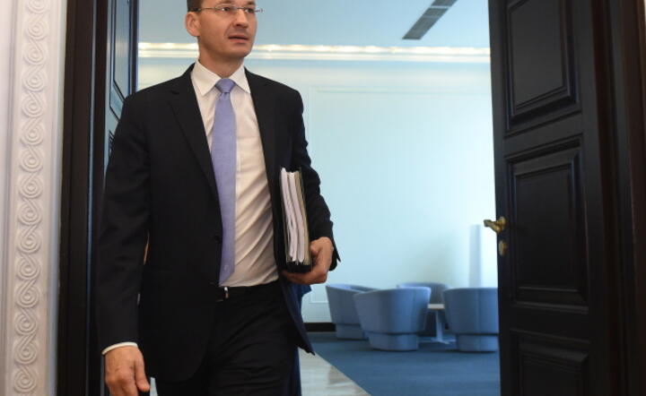 Wicepremier, minister rozwoju Mateusz Morawiecki przed wtorkowym posiedzeniem rządu, fot. PAP/RADEK PIETRUSZKA