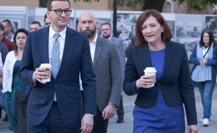  Mateusz Morawiecki i kandydatka PiS na prezydenta Rzeszowa Ewa Leniart podczas wizyty w Rzeszowie, / autor: PAP/Mateusz Marek