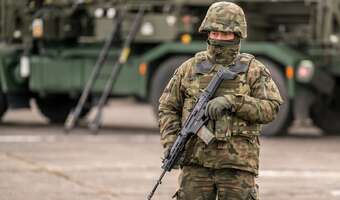 Polski superkarabin gotowy do strzału