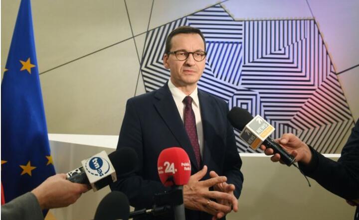 Premier RP Mateusz Morawiecki podczas konferencji prasowej po pierwszym dniu szczytu UE w Brukseli. / autor: PAP/Radek Pietruszka