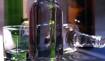 Rosja: Masowe zgony po spożyciu podrobionego alkoholu
