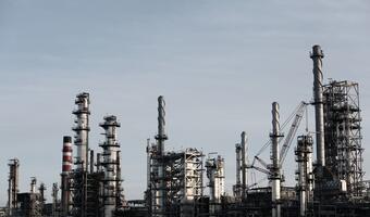 OPEC+ podwyższa cenę ropy, większość surowców nerwowa
