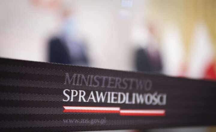 Rzecznik rządu: Ministerstwo Sprawiedliwości wycofało tablice alimentacyjne / autor: Fratria / AS