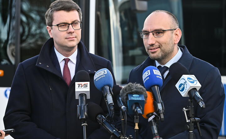 Piotr Mueller i starosta słupski Paweł Lisowski / autor: PAP