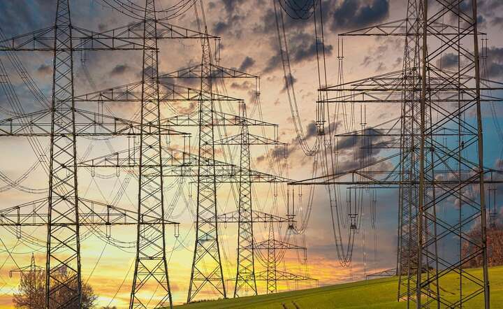 W czasie ostatniej fali upałów średnie dzienne ceny energii elektrycznej podwoiły się / autor: Pixabay
