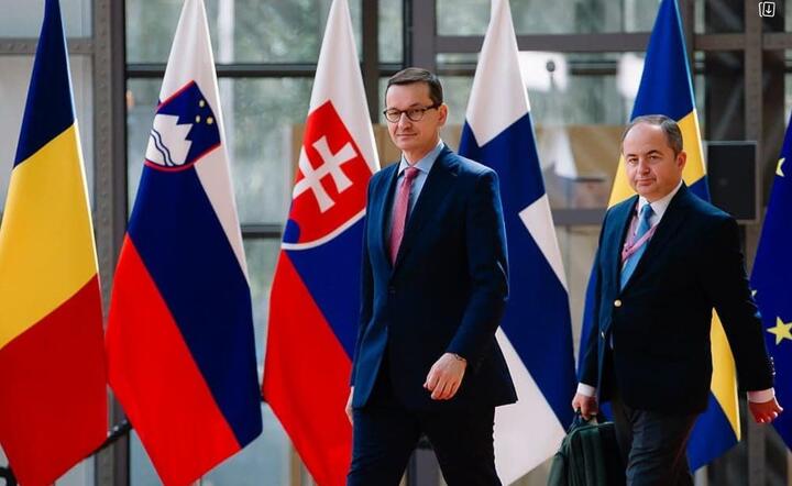 Premier Mateusz Morawiecki z ministrem Konradem Szymańskim  / autor: Krystian Maj/KPRM