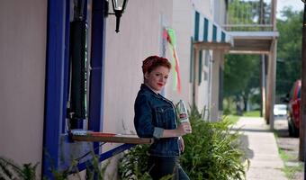 Węgry: Tęczowe butelki coli zostają