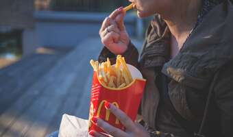 Większy ruch w fast foodach. Dobre widoki na wakacje