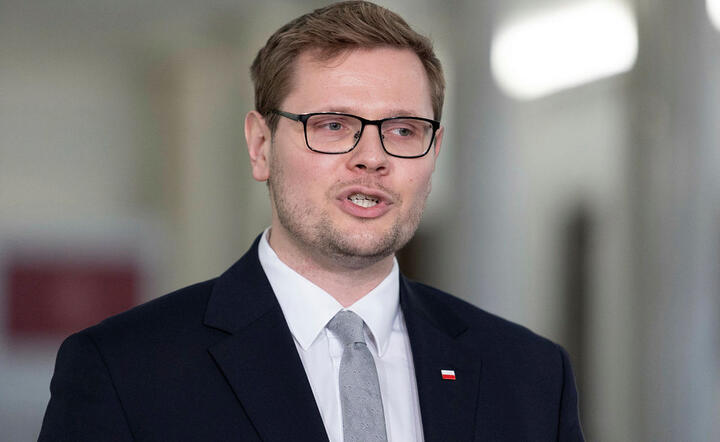 Woś odpowiada Ochojskiej: Więźniowie mają tyle praw ile trzeba