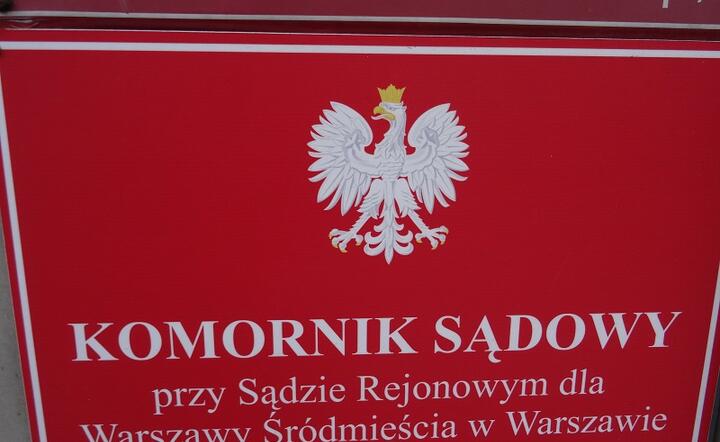 komornik / autor: Fratria