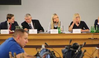 Komisja śledcza ds. Amber Gold we wtorek przesłucha świadków z KNF