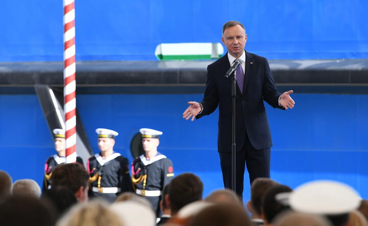 Andrzej Duda podczas otwarcia kanału przez Mierzeję Wiślaną / autor: PAP
