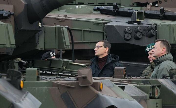 Mateusz Morawiecki i Mariusz Błaszczak / autor: PAP/Tomasz Waszczuk