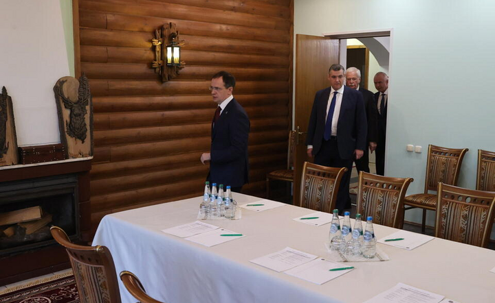 Na zdjęciu delegacja rosyjska podczas drugiej tury rozmów  / autor:  PAP/EPA/MAXIM GUCHEK / BelTA / HANDOUT; Facebook/David Braun