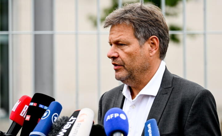 Wicekanclerza i minister gospodarki Robert Habeck, polityk koalicyjnej partii Zielonych / autor: PAP/EPA/FILIP SINGER
