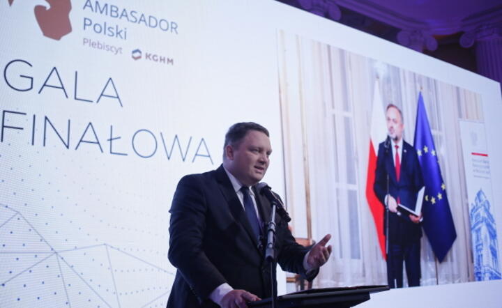 rezes KGHM Marcin Chludziński przemawia podczas finałowej gali konkursu KGHM Ambasador Polski 2019 w Pałacu Prymasowskim w Warszawie / autor: PAP/Leszek Szymański