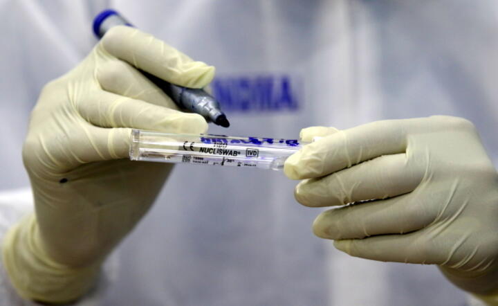 W Wuhan przebadano prawie wszystkich mieszkańców miasta / autor: PAP/EPA