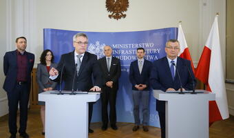 Rząd chce podnieść opłatę paliwową, by finansować budowę dróg