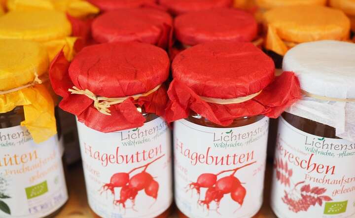 Porównywanie etykiet produktów spożywczych jest jednym z najprostszych sposobów poprawy jakości diety / autor: Pixabay