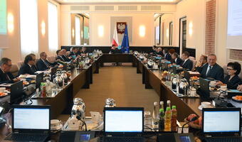 Rząd zwiększył uprawnienia KNF