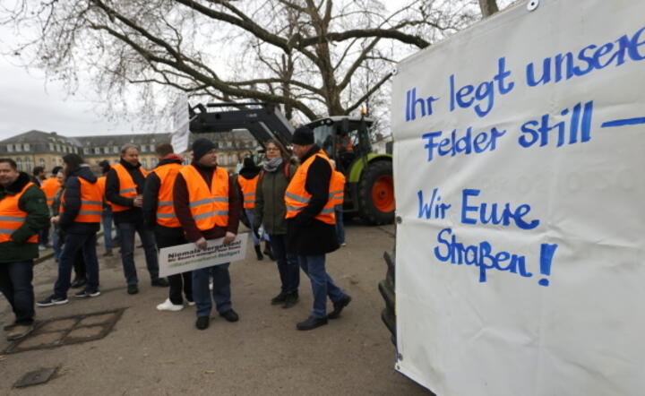 Pikieta rolników w Stuttgarcie 6 stycznia / autor: PAP/EPA/RONALD WITTEK